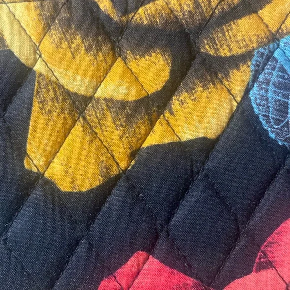 ❌❌SOLD❌❌Vera Bradley Zip Around Floral Wallet - Picture 7 of 14